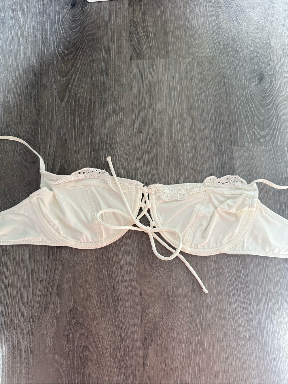 Frankie’s bikinis Sydney Sweeney bikini top